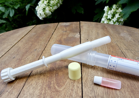 女性用採取器具